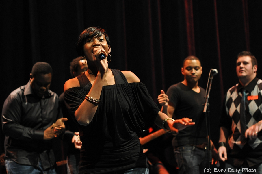 Evry Daily Photo - Telethon Evry 2010 - Concert Evry University Gospel - large - 5243971582.jpg